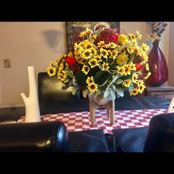 Artificial succulent flower arrangement - Picture 2 of 4